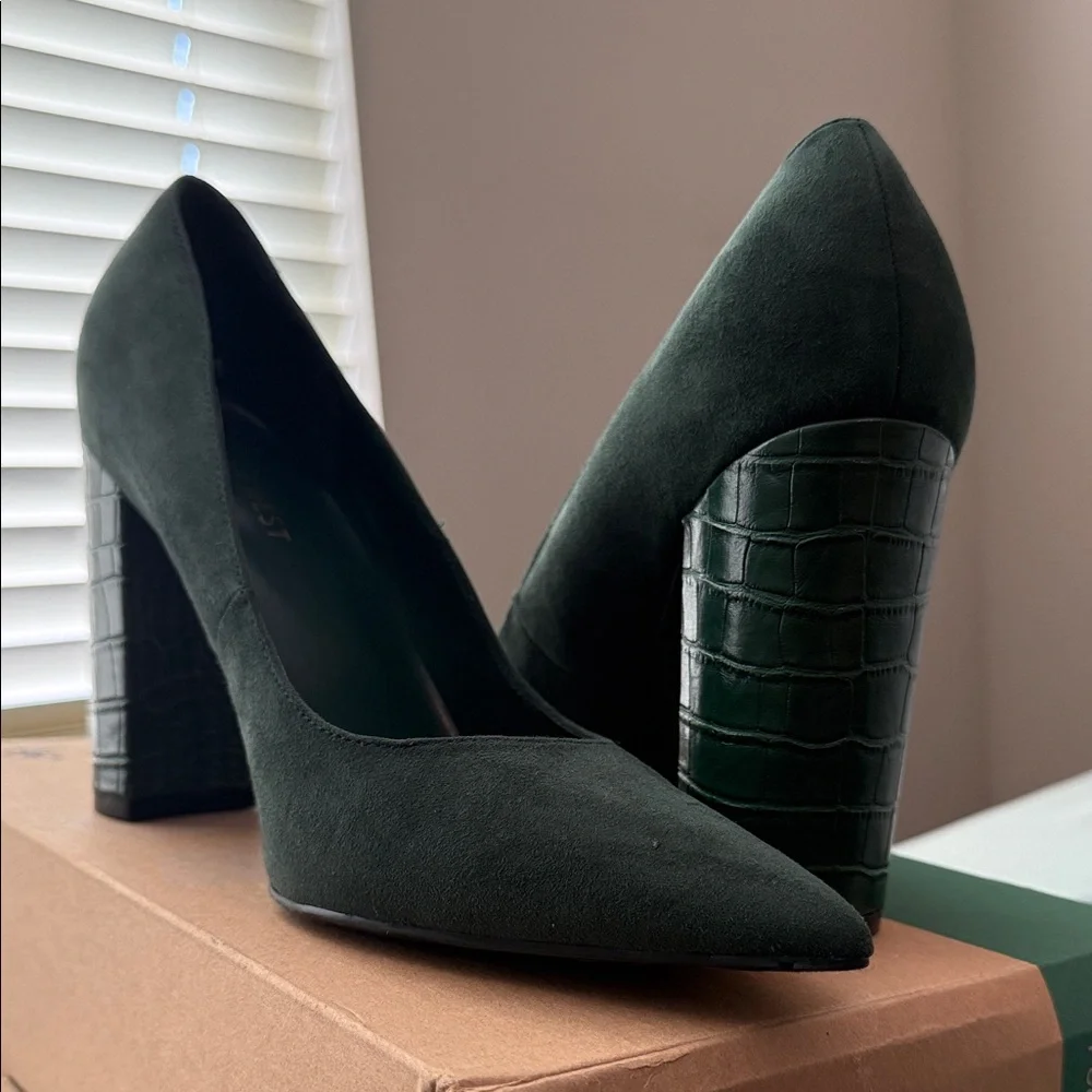 Nine West Dark Green Suede Pointed Toe Pumps - Picture 5 of 5